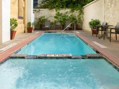 Holiday Inn Express San Antonio N-Riverwalk Area