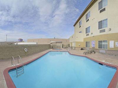 Comfort Suites Bakersfield