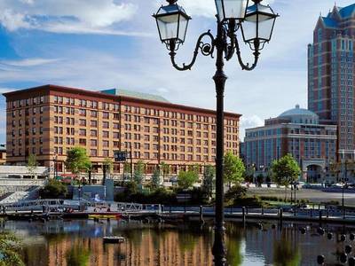 Courtyard By Marriott