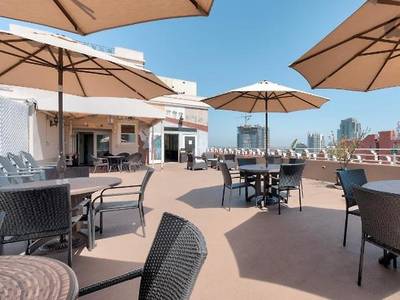 Gaslamp Plaza Suites