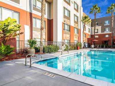 Holiday Inn Express & Suites Fremont - Milpitas Central