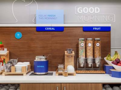 Holiday Inn Express & Suites Cleveland