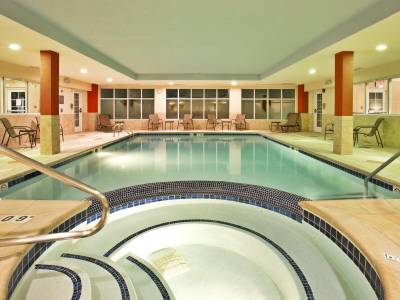 Holiday Inn Express & Suites Grand Rapids - North