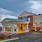 Holiday Inn Express & Suites Grand Rapids - North