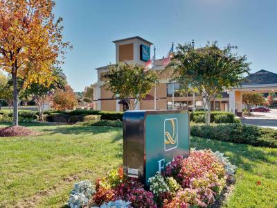 Quality Inn & Suites Matthews