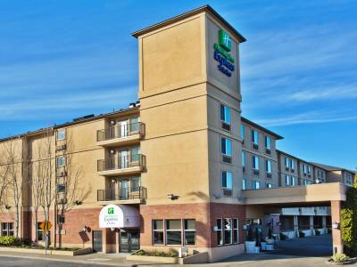 Holiday Inn Express Hotel & Suites Portland-NW Downtown