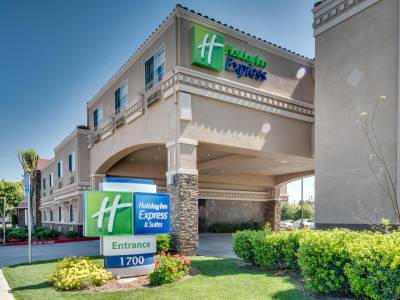 Holiday Inn Express Hotel & Suites Santa Clara (Foto)