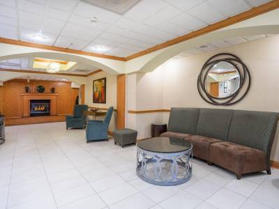 Holiday Inn Express Hotel & Suites Woodbridge
