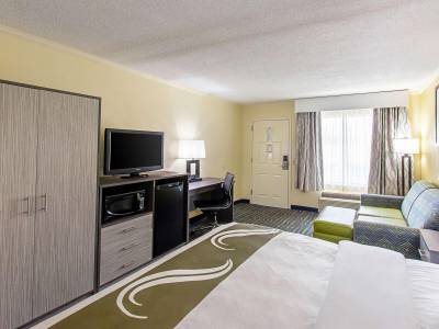 Quality Inn & Suites Civic Center