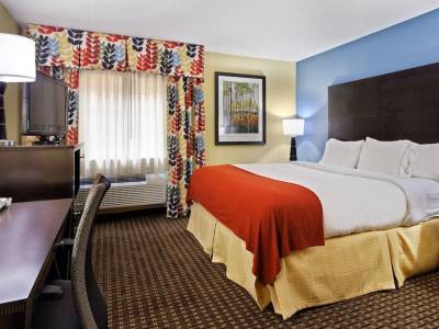 Holiday Inn Express Fort Campbell - Oak Grove
