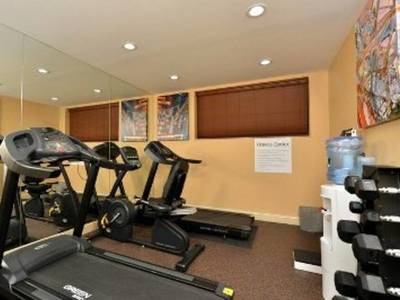 Holiday Inn Express New York JFK Airport