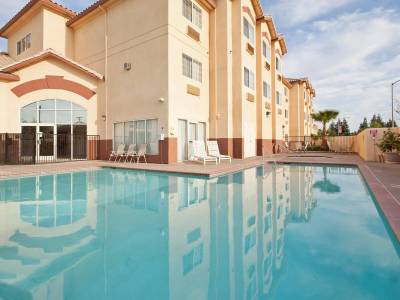 Holiday Inn Express Madera-Yosemite Park Area