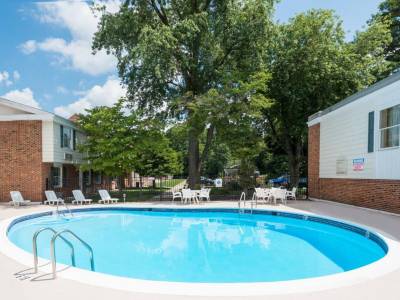 Quality Inn & Suites Hotel West Chester