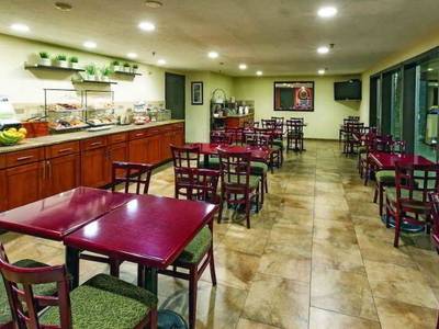 La Quinta Inn and Suites Portland Northwest