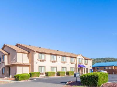 Knights Inn Williams