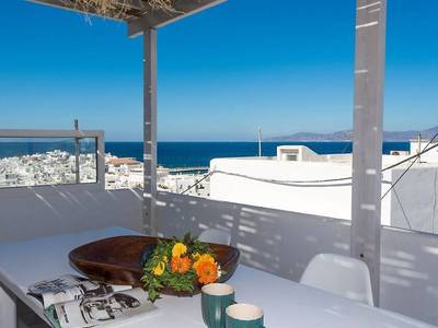 Madres Studios & Apartments