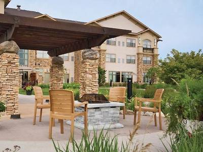 ClubHouse Hotel & Suites