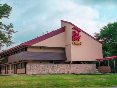 Red Roof Plus Philadelphia Airport