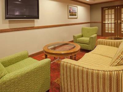 Holiday Inn Express & Suites Freeport - Brunswick Area