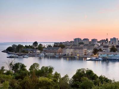 Travelodge Kingston La Salle