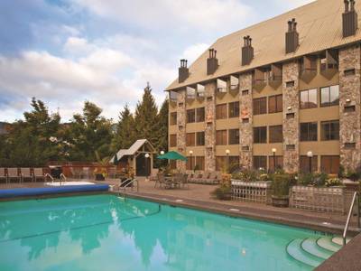 Mountainside Lodge Whistler