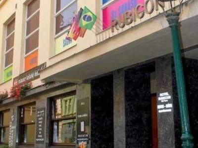 Metropolitan Old Town