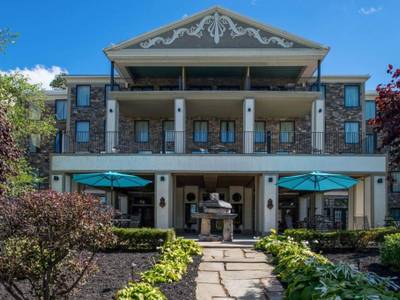 Niagara Crossing Hotel & Spa