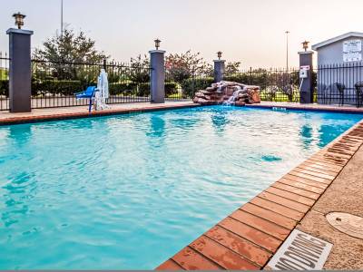 Best Western Mainland Inn & Suites