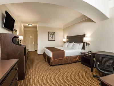 Baymont Inn & Suites Peoria