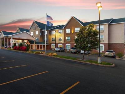 Country Inn & Suites by Radisson, Marquette, MI