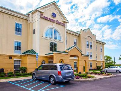 Comfort Suites East Brunswick