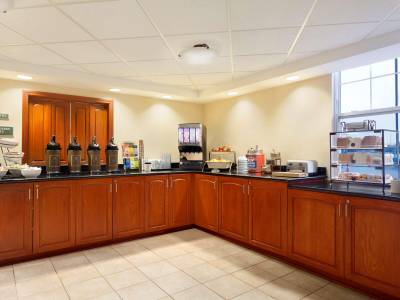 Country Inn & Suites by Radisson, Rochester Airport-University Area, NY