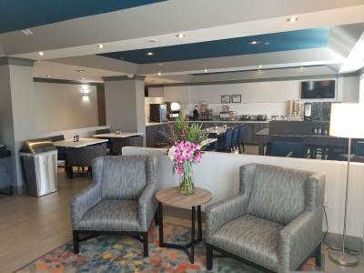 Best Western Crestview Hotel & Suites