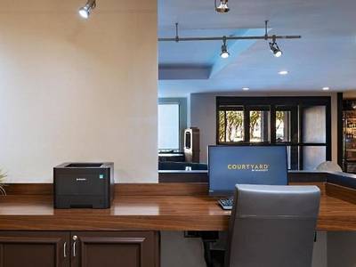 Courtyard Austin Arboretum