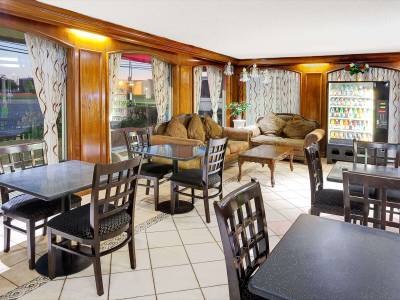 Days Inn Elk Grove Village/Chicago/OHare Airport West