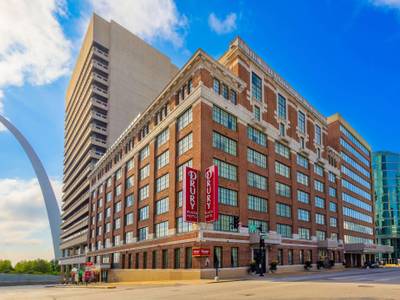 Drury Plaza Hotel at the Arch