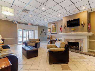 Econo Lodge Near Fort Stewart