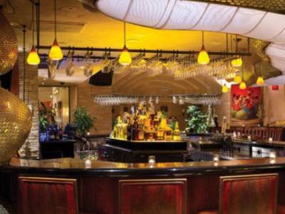 El Monte Sagrado, Autograph Collection