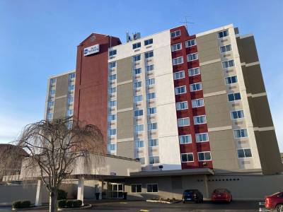 Wyndham Garden Charleston Civic Center