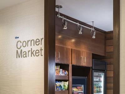 Fairfield Inn & Suites Victoria