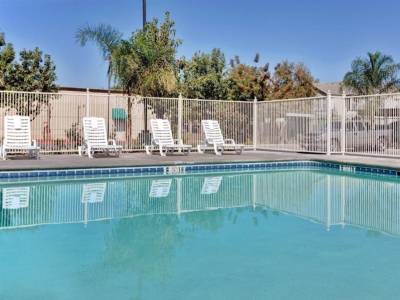 Holiday Inn Express Delano Highway 99