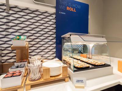 Holiday Inn Express Hotel & Suites Norfolk