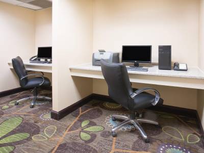 Holiday Inn Express Hotel & Suites Minot South