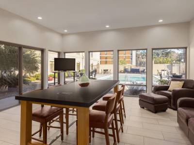 Holiday Inn Express Hotel & Suites Opelika Auburn