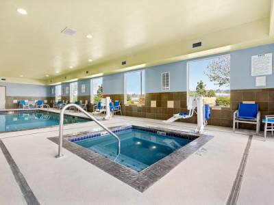 Holiday Inn Express & Suites Sumner - Puyallup Area