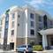 Holiday Inn Express & Suites Tampa-Usf-Busch Gardens