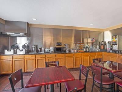 Howard Johnson Express Inn - Williams