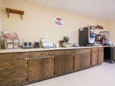 Super 8 Motel - Owatonna