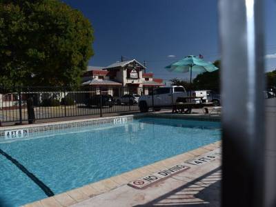 Super 8 Fredericksburg