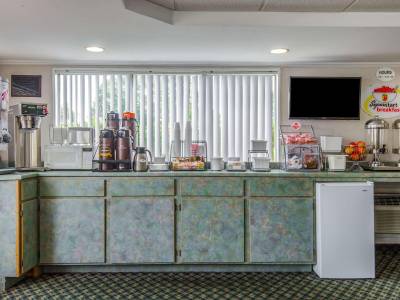 Super 8 West Yarmouth Hyannis/Cape Cod